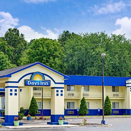 Days Inn By Wyndham Саутингтън Екстериор снимка